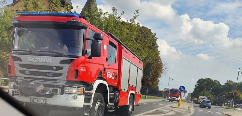 Płocka zablokowana, zdarzenie drogowe z udziałem motocykla i osobówki