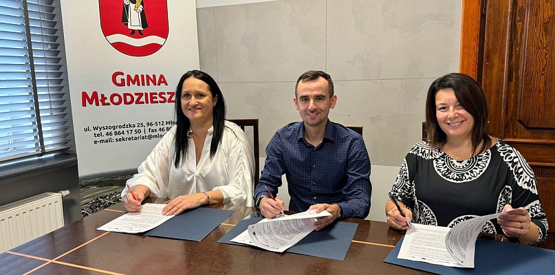 Cyberbezpieczny Samorząd - gmina Młodzieszyn z podpisaną umową - 87918