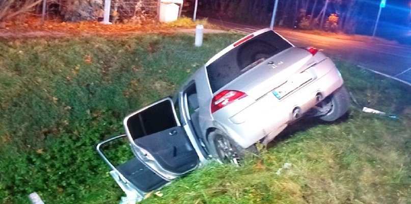 Wypadek w Dachowej. Kierowca osobówki poszkodowany - 88853