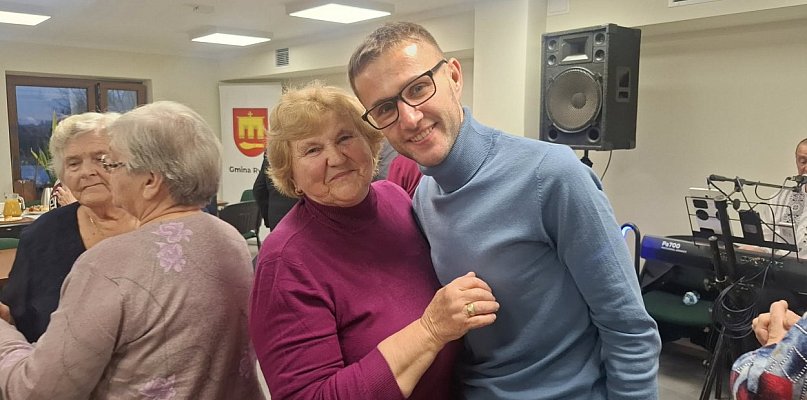 Wspaniała zabawa podczas Gminnego Dnia Seniora w Rybnie - 89060