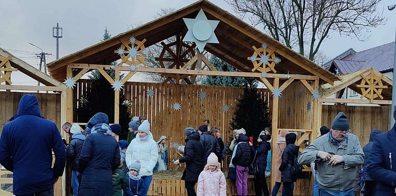 Budowa żywej szopki w Niepokalanowie ruszyła, każda pomoc mile widziana - 89117