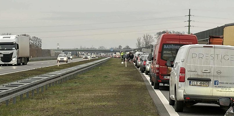 A2 całkowicie zablokowana w kierunku Warszawy - 89165