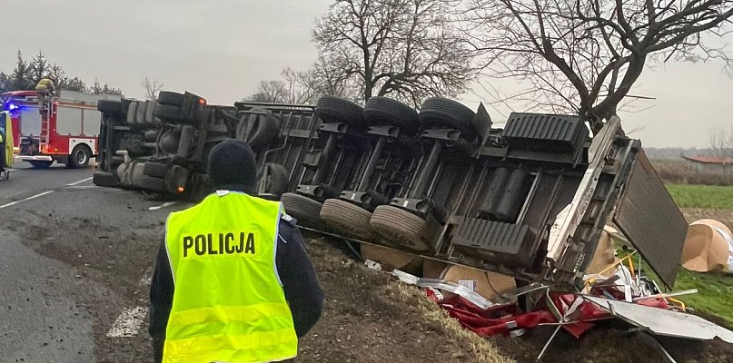 Przewrócona ciężarówka na DK 92, są utrudnienia - 89499