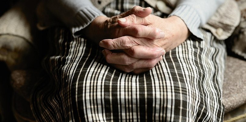 Pani Zofia z Sochaczewa przed świętami bez pieniędzy, można pomóc - 89787