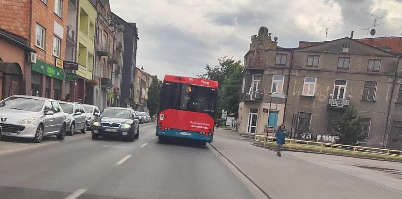 Świąteczny rozkład jazdy autobusów ZKM - 90006
