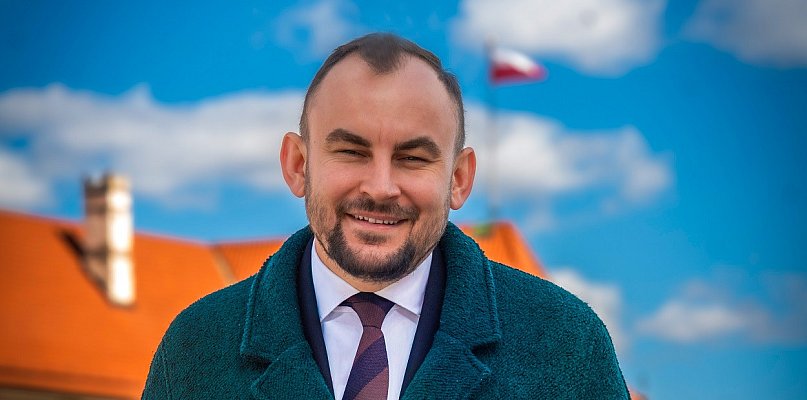 Burmistrz Janiak: gdybym mógł, spałbym w Sochaczewie na ulicy - 90556