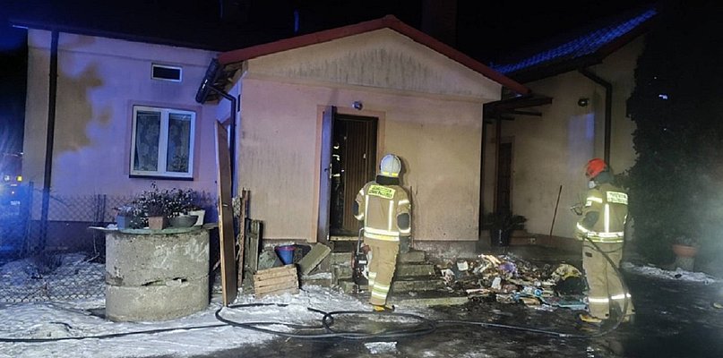 Pożar kotłowni w Nowym Kozłowie Drugim, na miejscu 18 strażaków