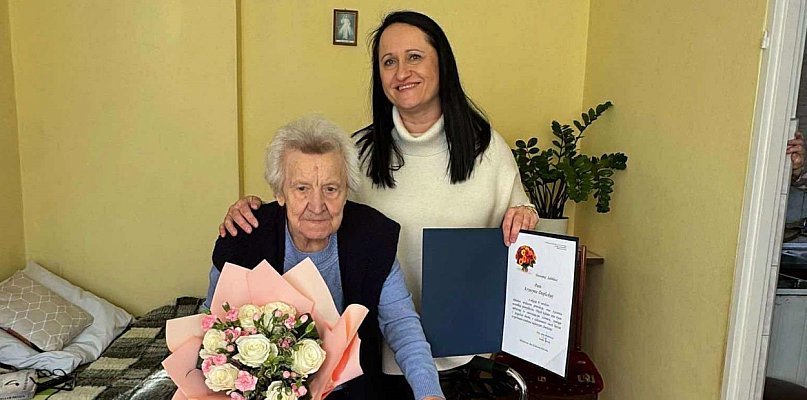 Wójt Gminy Młodzieszyn w odwiedzinach u najstarszej mieszkanki