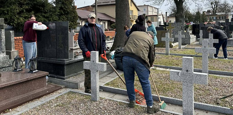 Z grobów rodzin na bohaterów, Wojewoda: tak się nie robi