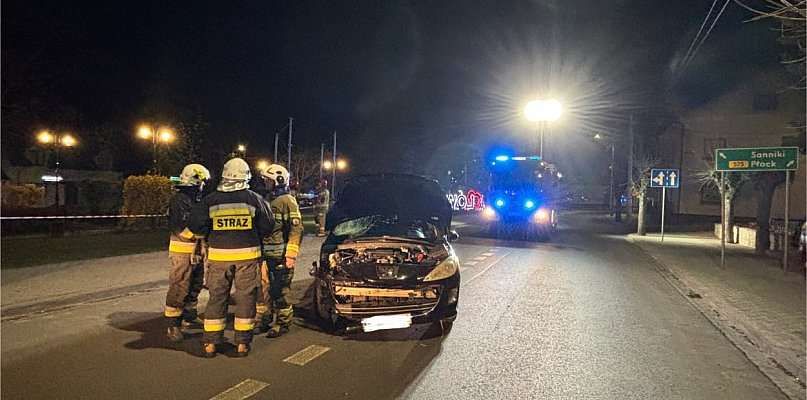 Uderzył osobówką w latarnię i zniknął. Policja wyjaśnia zdarzenie w Iłowie