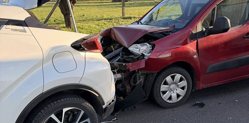 Wypadek w Dzięglewie, jedna osoba w szpitalu