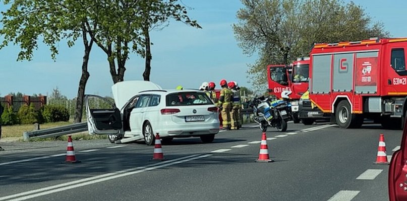 Tragedia obok Sochaczewa: motocyklista nie żyje, DK92 zablokowana