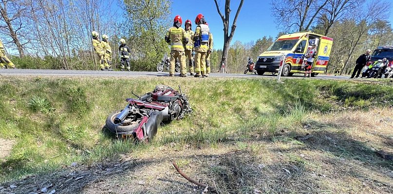 Wypadek w Sarnowie. Kierowca i pasażerka motocykla w szpitalu