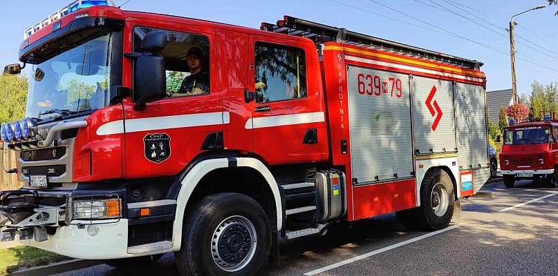 Zderzenie osobówek na DK 92, droga zablokowana