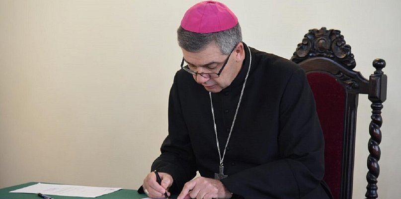 Jest dyspensa od biskupa łowickiego, ale są też warunki