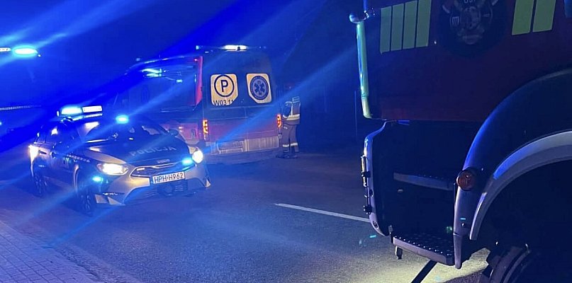 Nocny wypadek w Brochowie. Kierowca w szpitalu