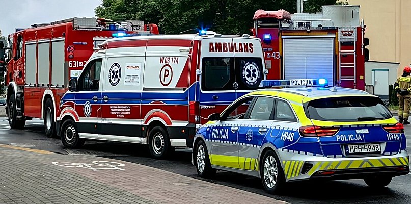 Czołowe zderzenie osobówki z ciężarówką, DK 92 zablokowana