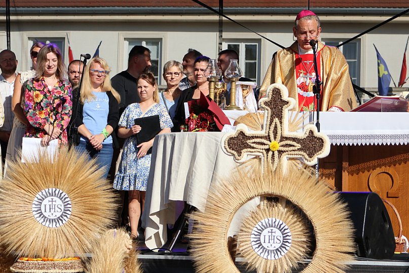 Święto Plonów w Błoniu