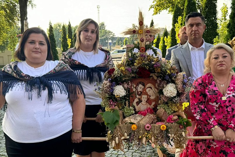 Dożynki parafialne w Młodzieszynie