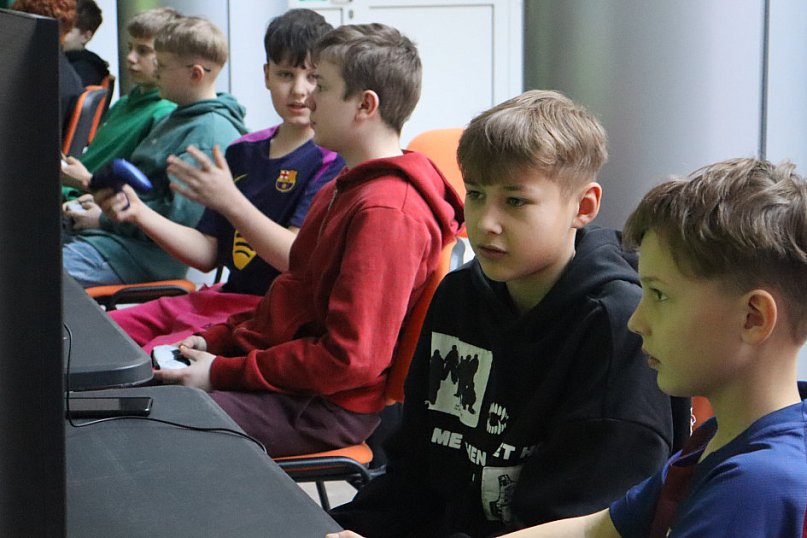 Ferie w Sochaczewie: grają w fifę, trwa turniej e-sportowy