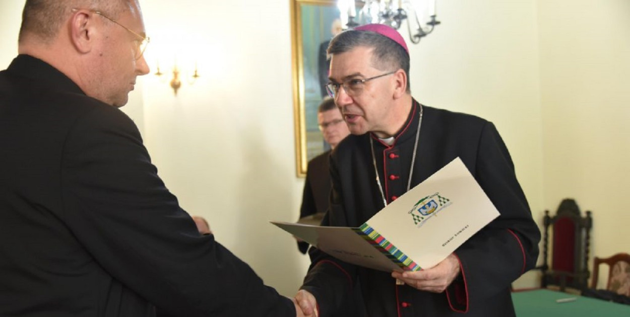 Zmiany personalne w parafiach, dotyczą też powiatu sochaczewskiego