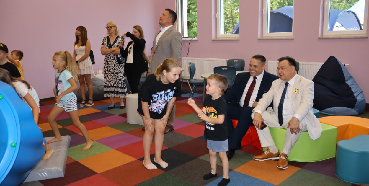 Brochowskie Centrum Rewitalizacji Społecznej otwarte, obiekt imponuje