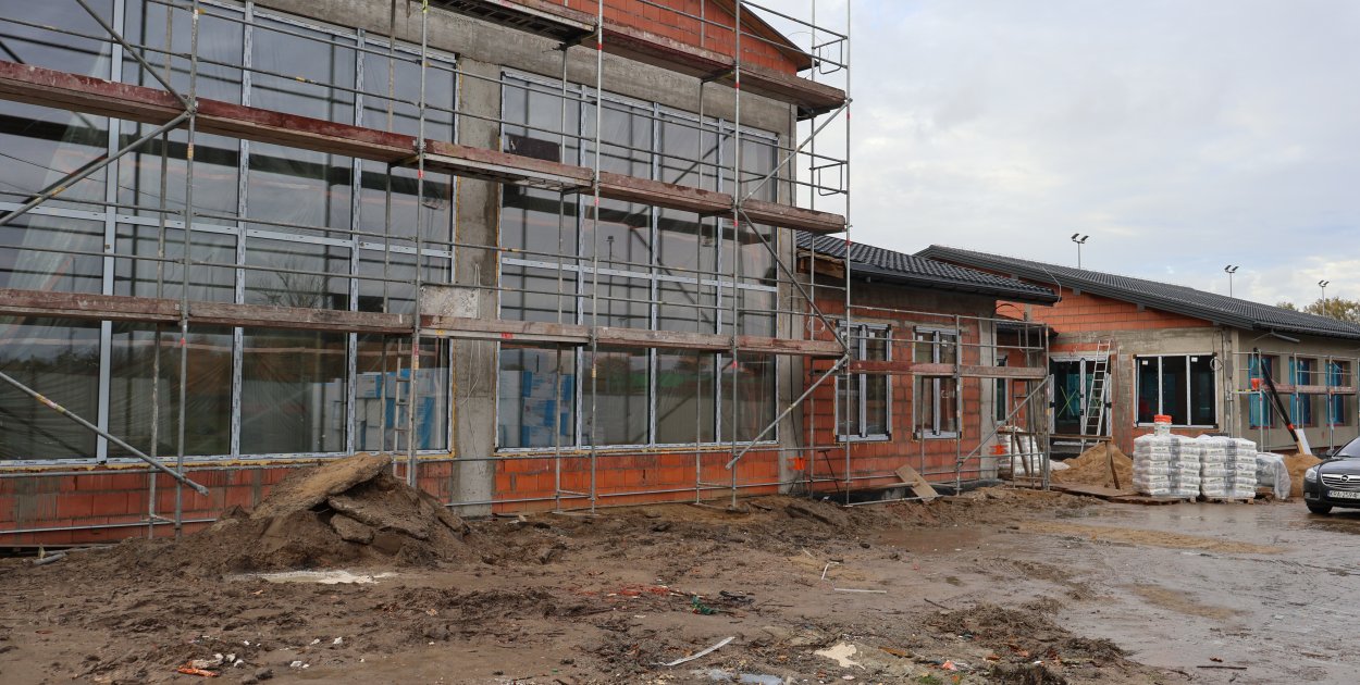 Zdjęcie biblioteki z początku listopada 2025