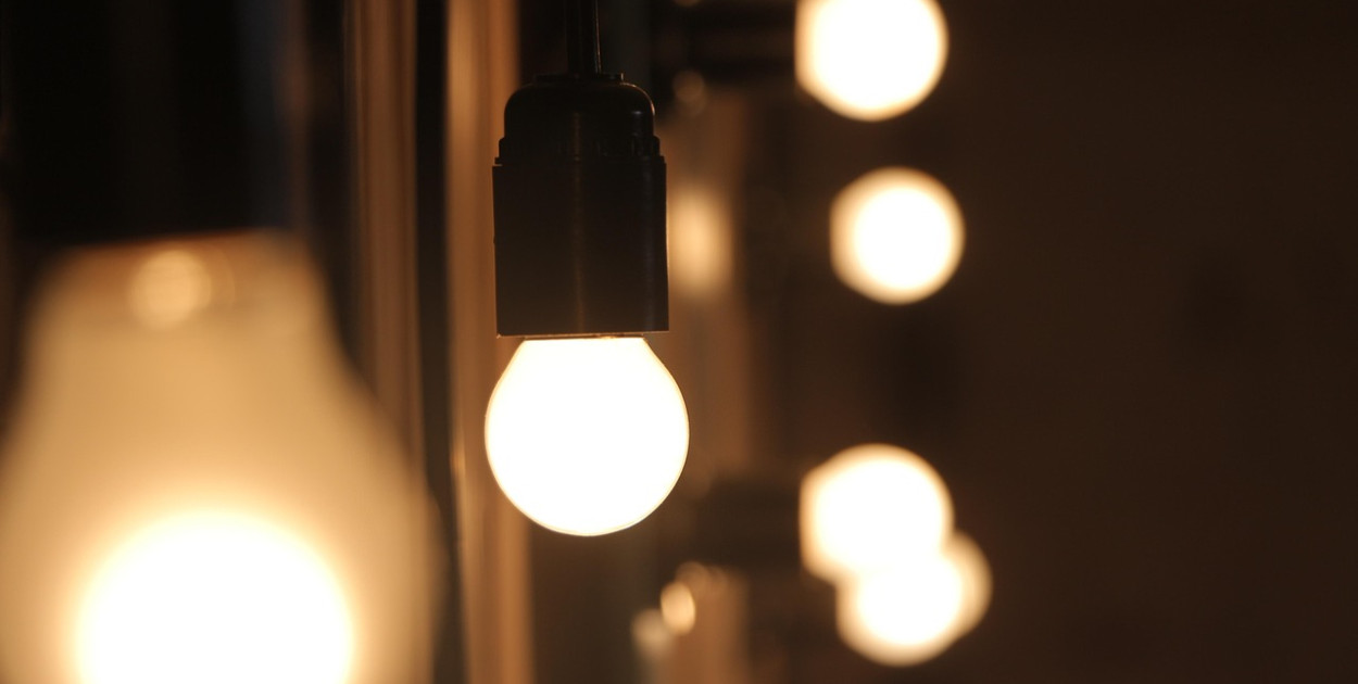 Rachunki za prąd pójdą w dół. Rząd usuwa opłatę doliczaną od lat