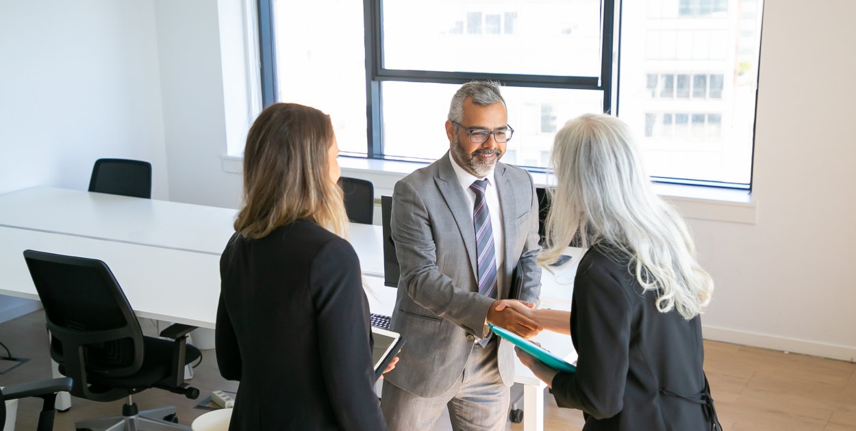 Szkolenie z autoprezentacji a budowanie pewności siebie