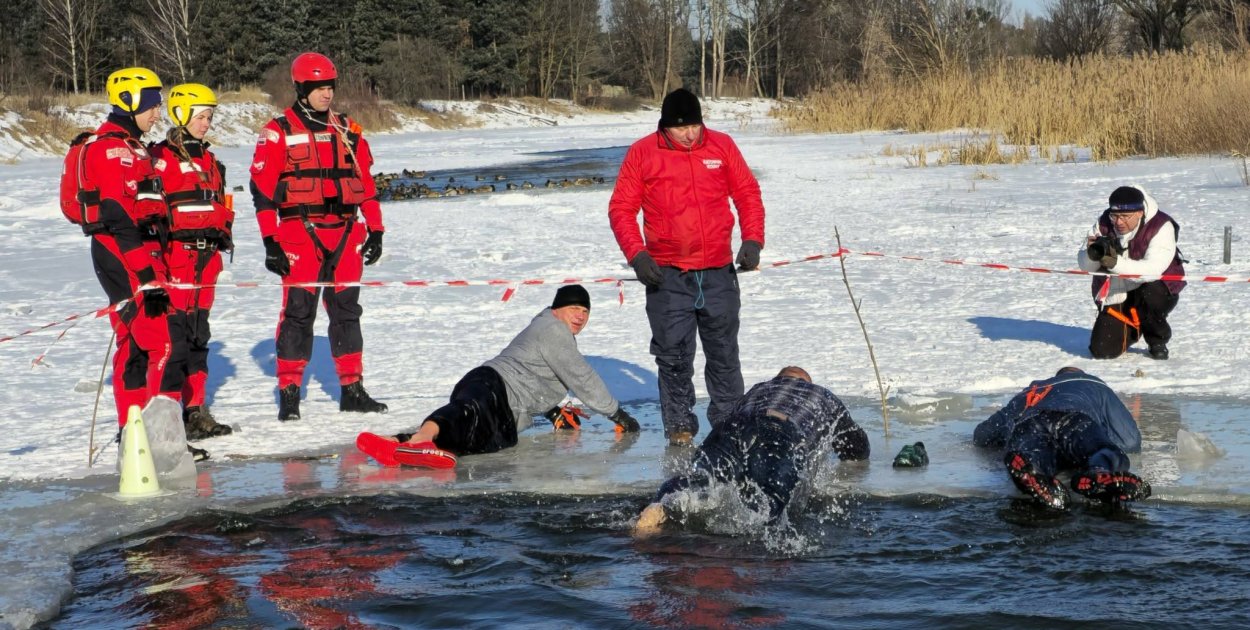 Szkolenie wodne i świetna zabawa. Morsy wsparły WOPR