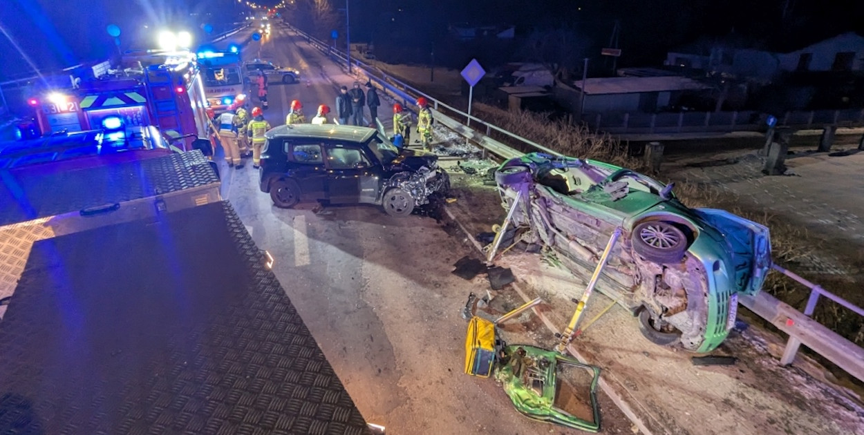 Poważny wypadek na moście w Sochaczewie. Trzy osoby trafiły do szpitala