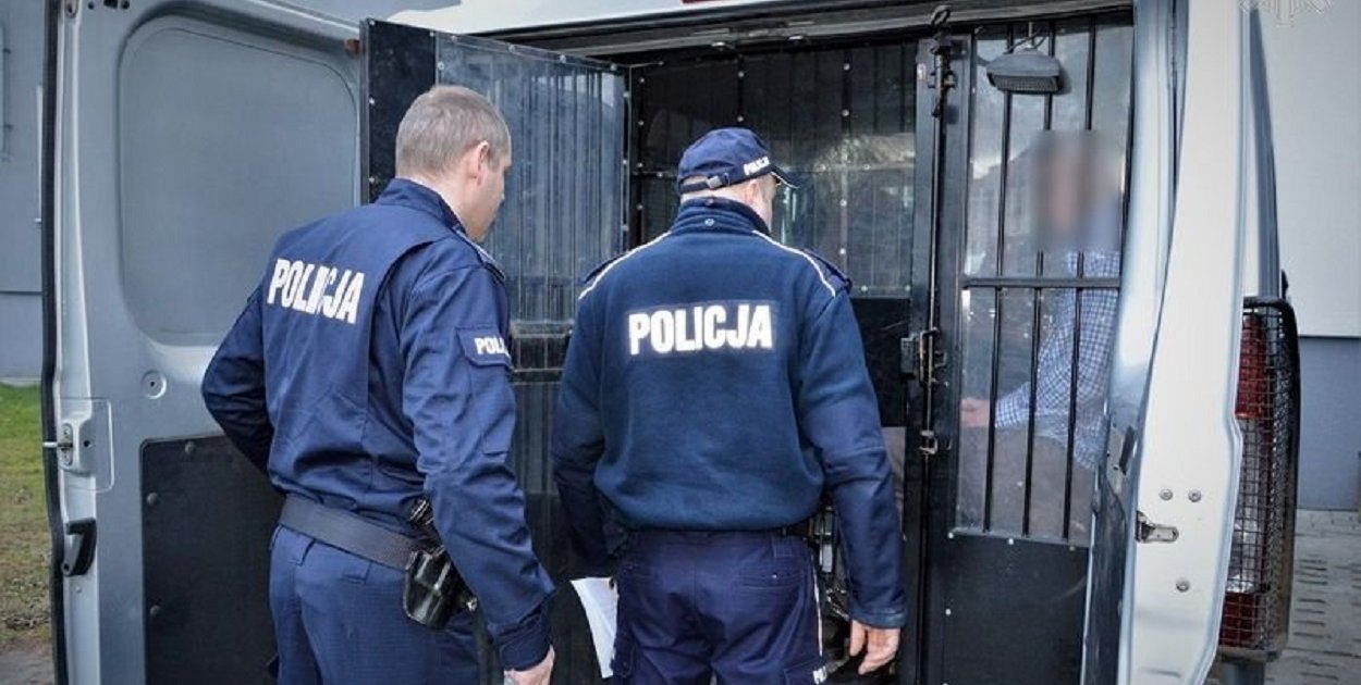 Niedziela, centrum Sochaczewa: szyba w aucie wybita w ramach "podziękowania"