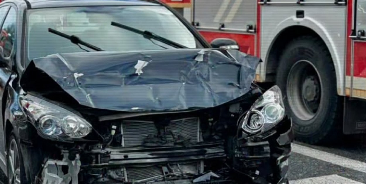 Zderzenie osobówek na DK 92 w Kożuszkach - Parcel