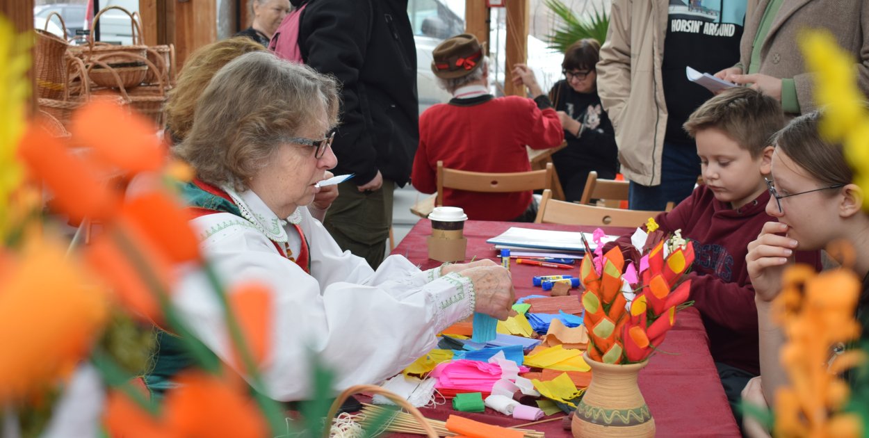 Upletli, ulepili, utkali: warsztaty kultury regionalnej w Żelazowej Woli