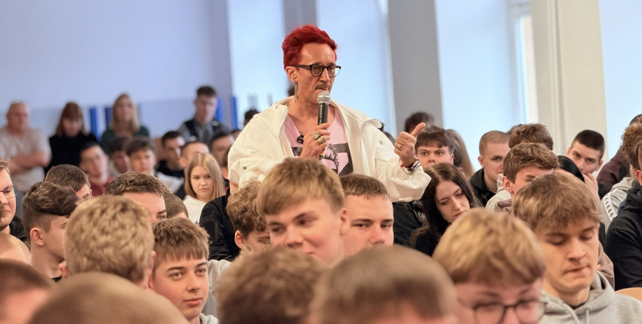 Nie hejtuj. Michał Wiśniewski w Osiemdziesiątce