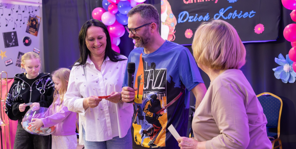 Dzień Kobiet w Gminie Młodzieszyn: wieczór pełen muzyki i kobiecej energii