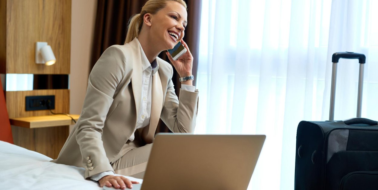 Hotel w Warszawie z zapleczem konferencyjnym – na co zwrócić uwagę przy rezerwacji