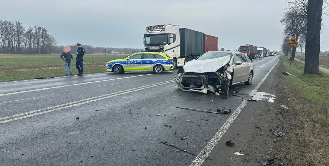 Groźnie w Janowie na DK 50, są zdjęcia i komentarz straży