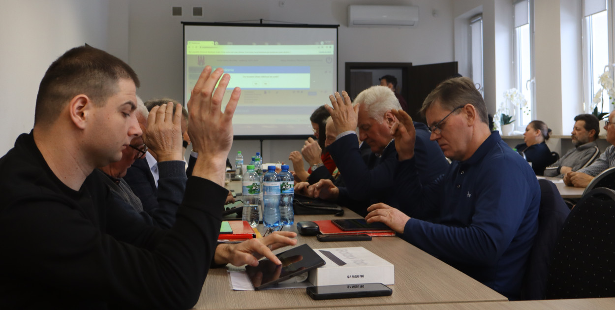 Zawirowania w radzie gminy Brochów, ważą się losy mandatu radnej