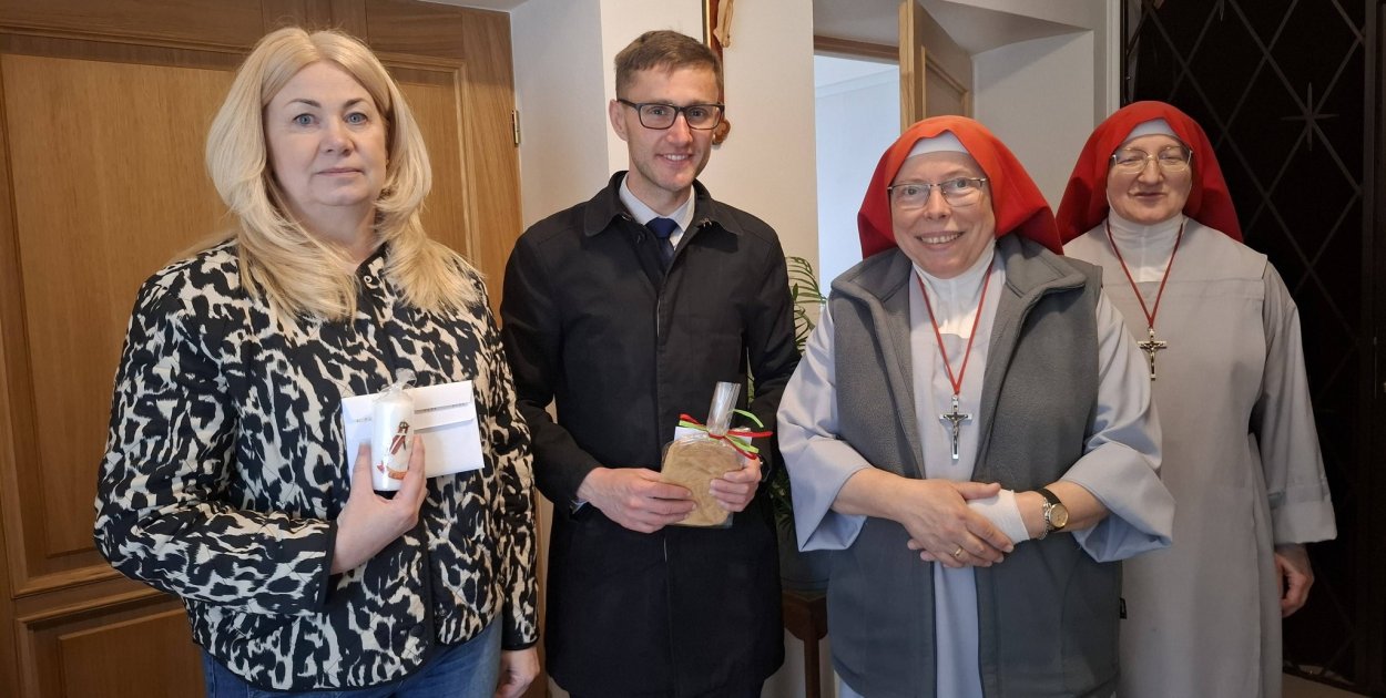 Wójt Gminy Rybno ze świąteczną wizytą u Sióstr