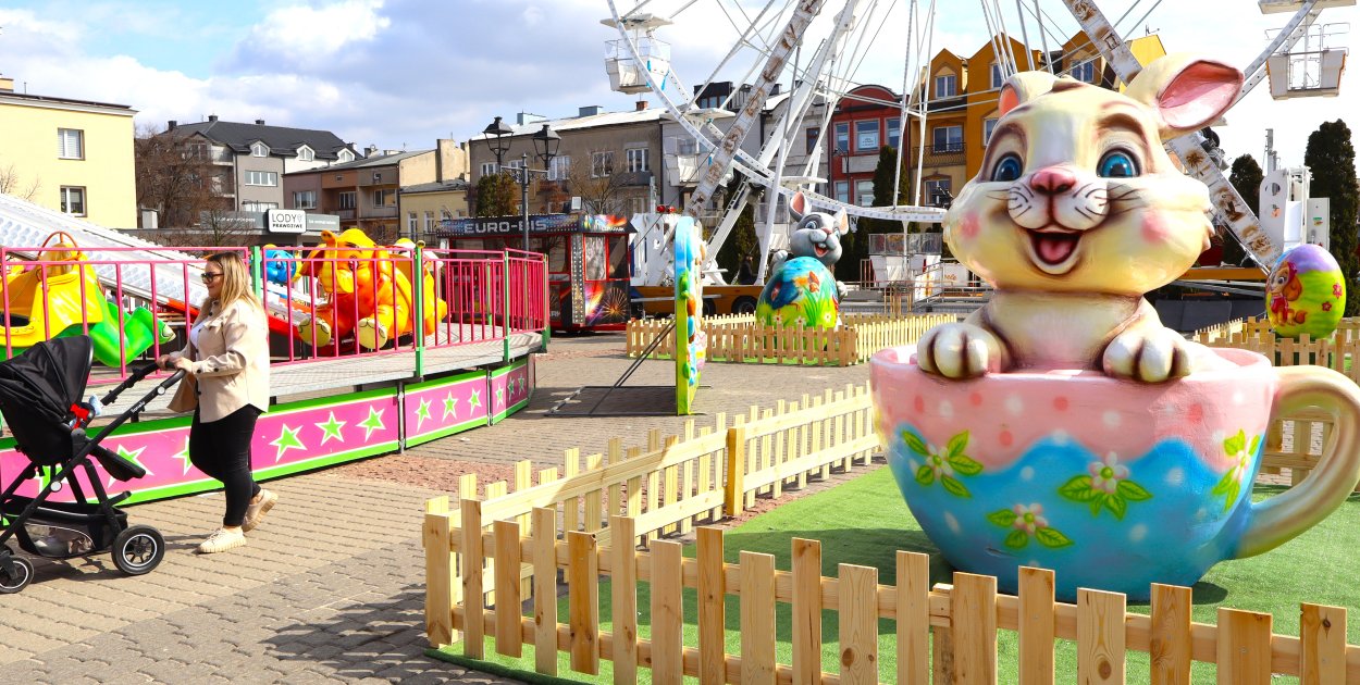 Festiwal Pisanek z karuzelami na pl. Kościuszki: godziny otwarcia