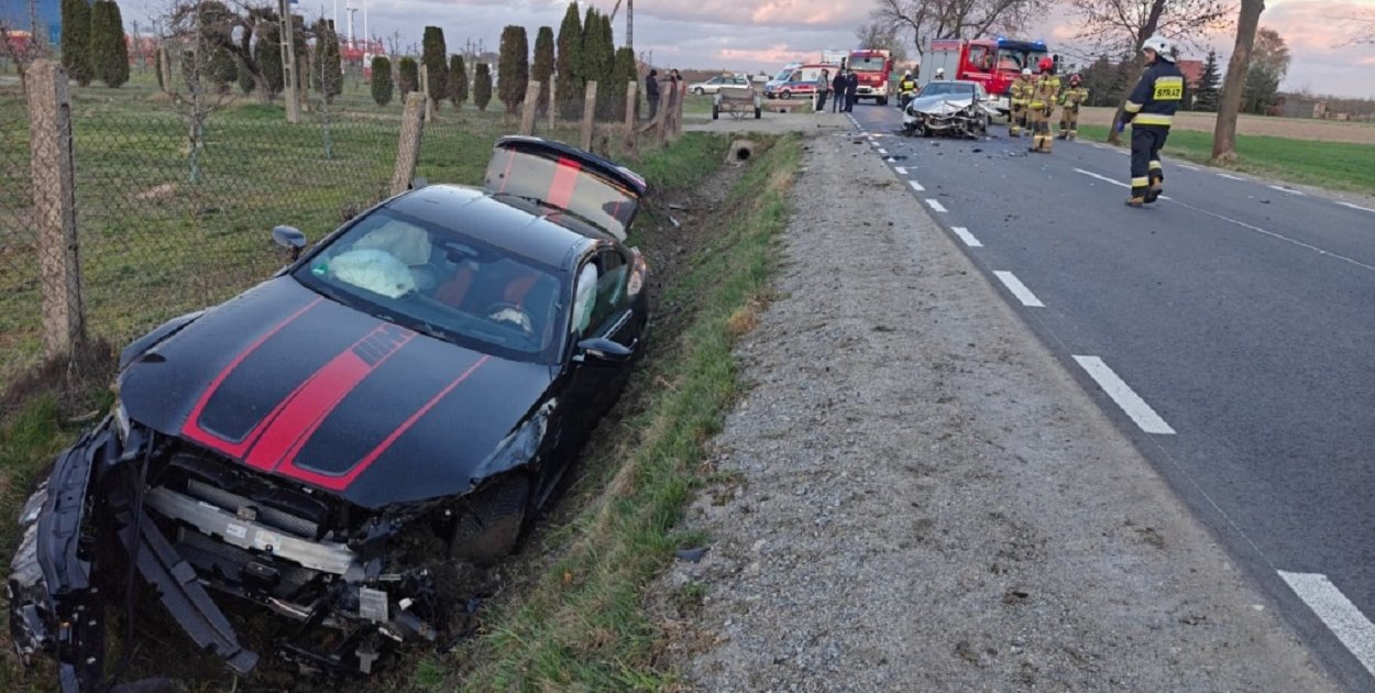 Zderzenie osobówek w Karłowie i Janowie