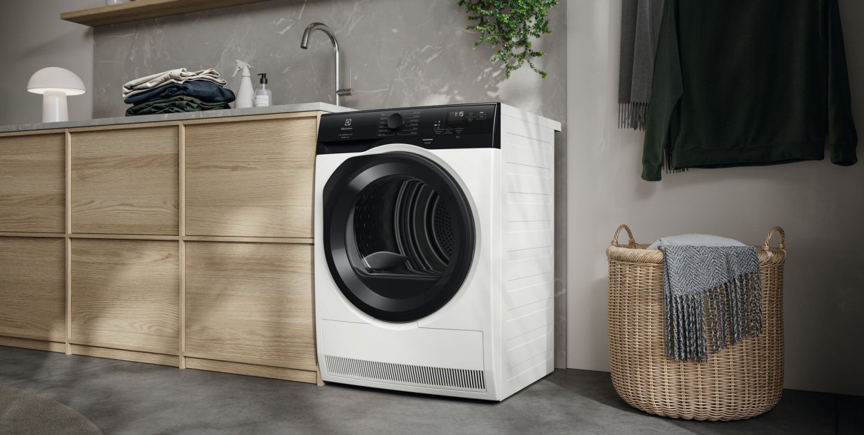 Problem z zagnieceniami? Technologia SteamCare pomaga odświeżyć ubrania i wygładzi